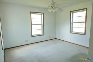 603 S Terry St, Cuero, TX 77954 - Photo 9