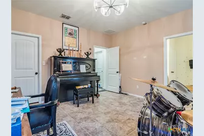 813 Foxtail Run, San Marcos, TX 78666 - Photo 15
