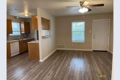 105 W Truman Avenue, Copperas Cove, TX 76522 - Photo 3