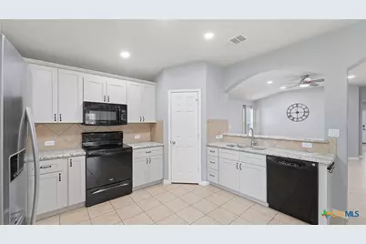 604 Briggs Drive, New Braunfels, TX 78130 - Photo 3