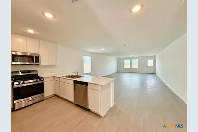 3175 Dispatch Drive, New Braunfels, TX 78130 - Photo 9