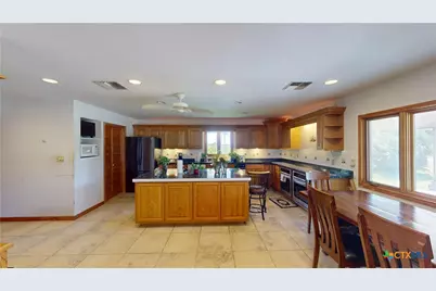 184 Russell Road, Victoria, TX 77904 - Photo 5
