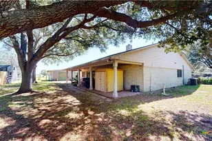 184 Russell Rd, Victoria, TX 77904 - Photo 33