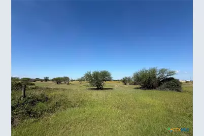 000 Madrone Lane, Victoria, TX 77904 - Photo 5