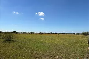 000 Madrone Ln, Victoria, TX 77904 - Photo 1