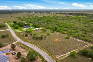 131 Wright Crk, Victoria, TX 77905 - Photo 11