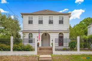 704 W Commercial St, Victoria, TX 77901 - Photo 1