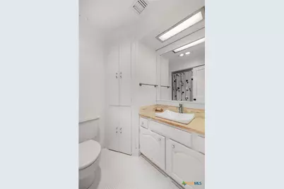 704 W Commercial Street, Victoria, TX 77901 - Photo 21