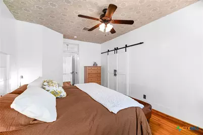 704 W Commercial Street, Victoria, TX 77901 - Photo 13