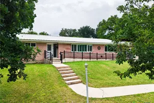 708 W North Ave, Lampasas, TX 76550 - Photo 5
