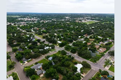 708 W North Ave, Lampasas, TX 76550 - Photo 39