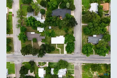 708 W North Ave, Lampasas, TX 76550 - Photo 41