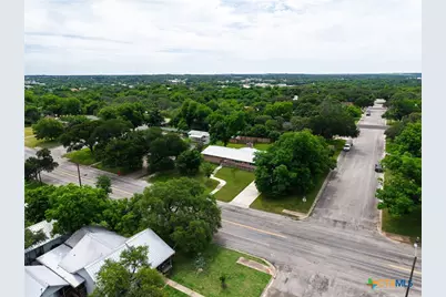 708 W North Ave, Lampasas, TX 76550 - Photo 41