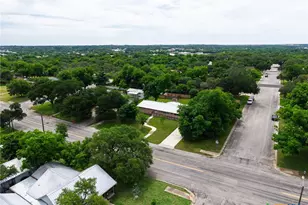 708 W North Ave, Lampasas, TX 76550 - Photo 41
