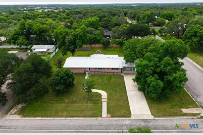 708 W North Ave, Lampasas, TX 76550 - Photo 35