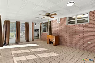 708 W North Ave, Lampasas, TX 76550 - Photo 27