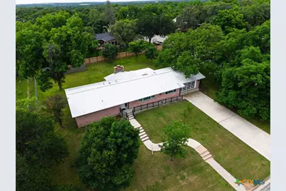 708 W North Ave, Lampasas, TX 76550 - Photo 35