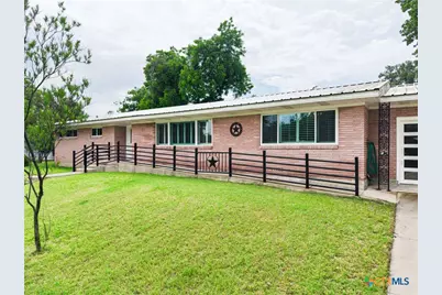 708 W North Ave, Lampasas, TX 76550 - Photo 3