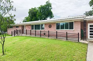 708 W North Ave, Lampasas, TX 76550 - Photo 3