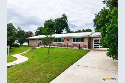 708 W North Ave, Lampasas, TX 76550 - Photo 1