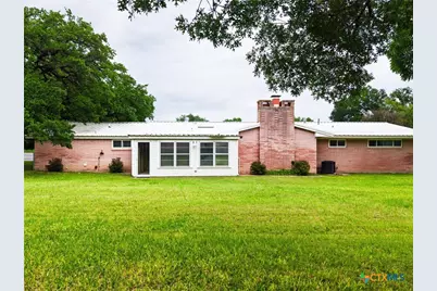 708 W North Ave, Lampasas, TX 76550 - Photo 29