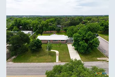 708 W North Ave, Lampasas, TX 76550 - Photo 37