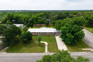 708 W North Ave, Lampasas, TX 76550 - Photo 37
