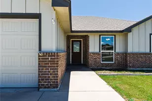 1124 Limestone Dr, Lampasas, TX 76550 - Photo 3