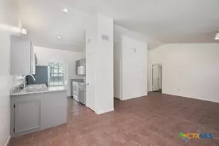 1104 Academy St, San Marcos, TX 78666 - Photo 3