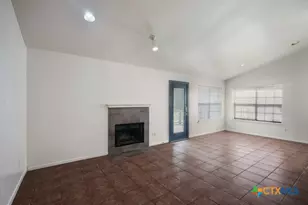 1104 Academy St, San Marcos, TX 78666 - Photo 5