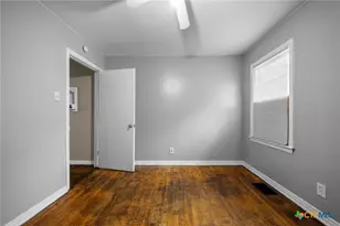 1104 N 10th St, Killeen, TX 76541 - Photo 21