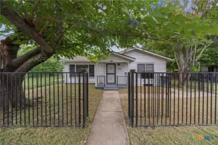 1104 N 10th St, Killeen, TX 76541 - Photo 1