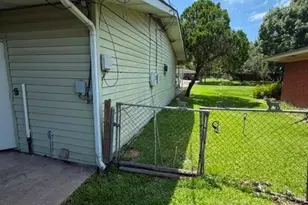 208 Bowie St, Port Lavaca, TX 77979 - Photo 15
