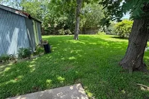 208 Bowie St, Port Lavaca, TX 77979 - Photo 17