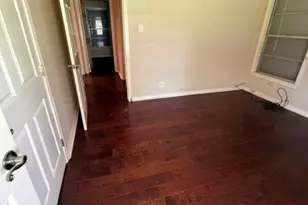 208 Bowie St, Port Lavaca, TX 77979 - Photo 13