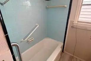 208 Bowie St, Port Lavaca, TX 77979 - Photo 11