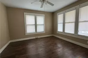 408 E North St, Victoria, TX 77901 - Photo 5