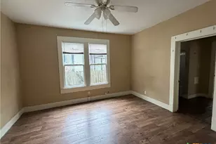 408 E North St, Victoria, TX 77901 - Photo 3