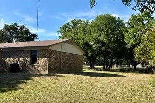 605 River Oaks Dr, Gatesville, TX 76528 - Photo 13