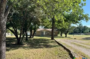 605 River Oaks Dr, Gatesville, TX 76528 - Photo 11