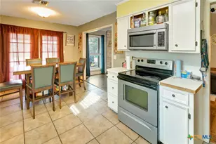206 Fleetwood Dr, Victoria, TX 77901 - Photo 9