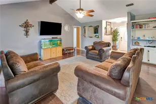 206 Fleetwood Dr, Victoria, TX 77901 - Photo 3
