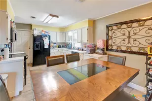 206 Fleetwood Dr, Victoria, TX 77901 - Photo 7