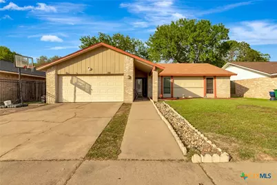 206 Fleetwood Drive, Victoria, TX 77901 - Photo 1
