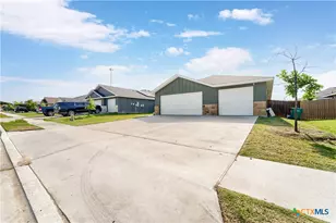 742 Freedom Cir, Nolanville, TX 76559 - Photo 3