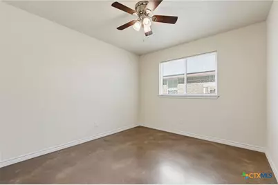 908 E Avenue B, Lampasas, TX 76550 - Photo 17
