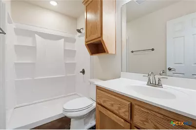 908 E Avenue B, Lampasas, TX 76550 - Photo 19