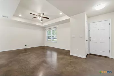908 E Avenue B, Lampasas, TX 76550 - Photo 3