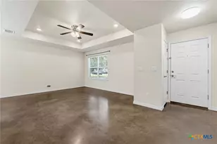 908 E Ave B, Lampasas, TX 76550 - Photo 3