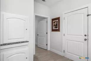 618 Wagon Wheel Dr, Canyon Lake, TX 78133 - Photo 5